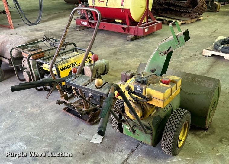 image for item DZ8994 Lot of tools Lawn and garden equipment