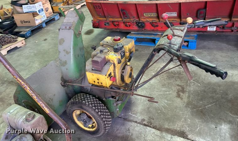 image for item DZ8994 Lot of tools Lawn and garden equipment