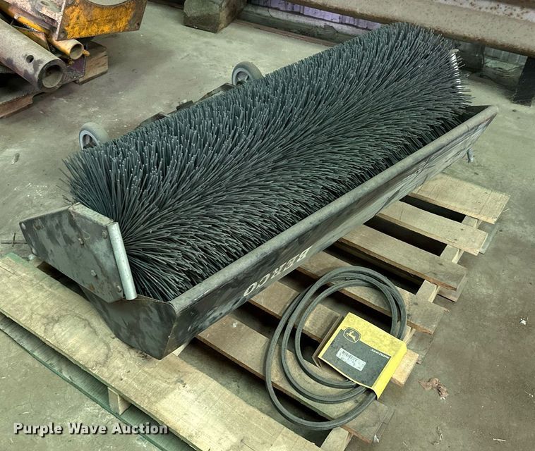 image for item DZ8994 Lot of tools Lawn and garden equipment