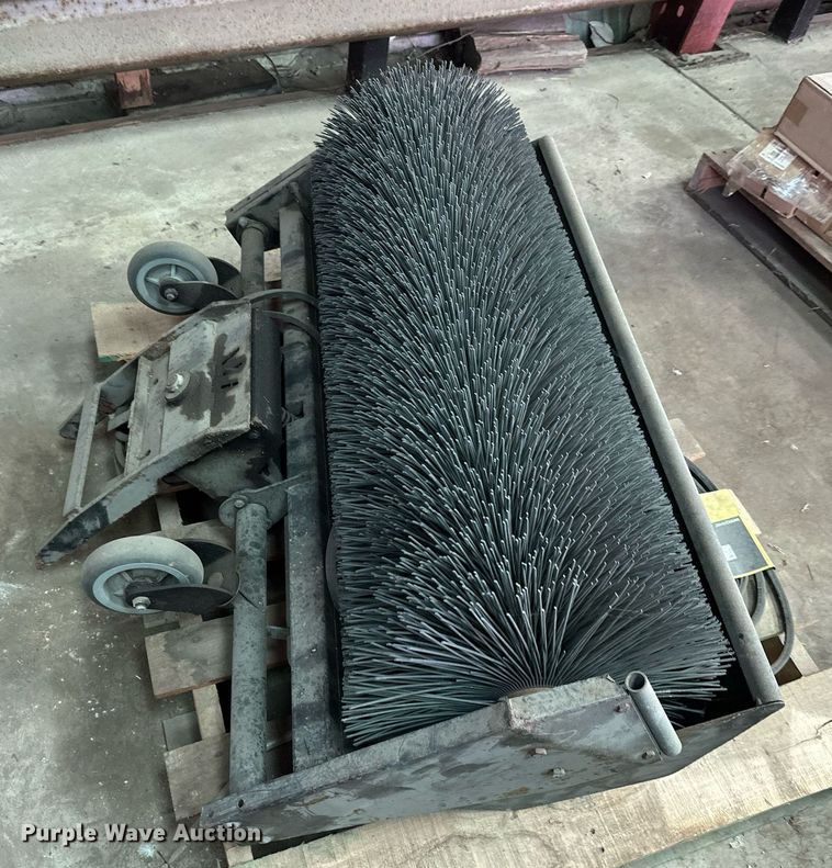 image for item DZ8994 Lot of tools Lawn and garden equipment