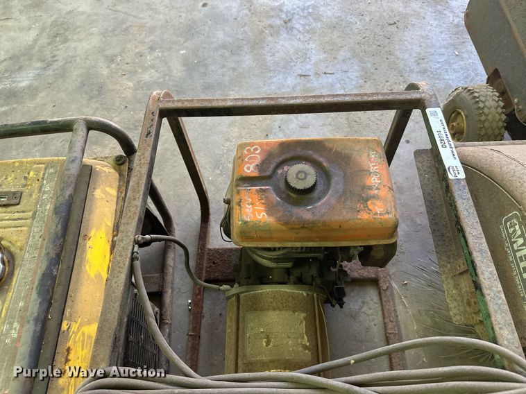 image for item DZ8994 Lot of tools Lawn and garden equipment