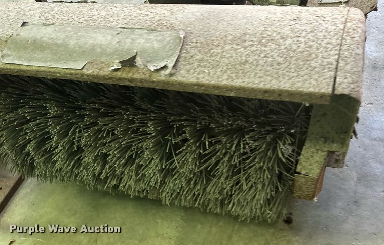 image for item DZ8994 Lot of tools Lawn and garden equipment