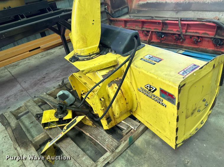 image for item DZ8994 Lot of tools Lawn and garden equipment