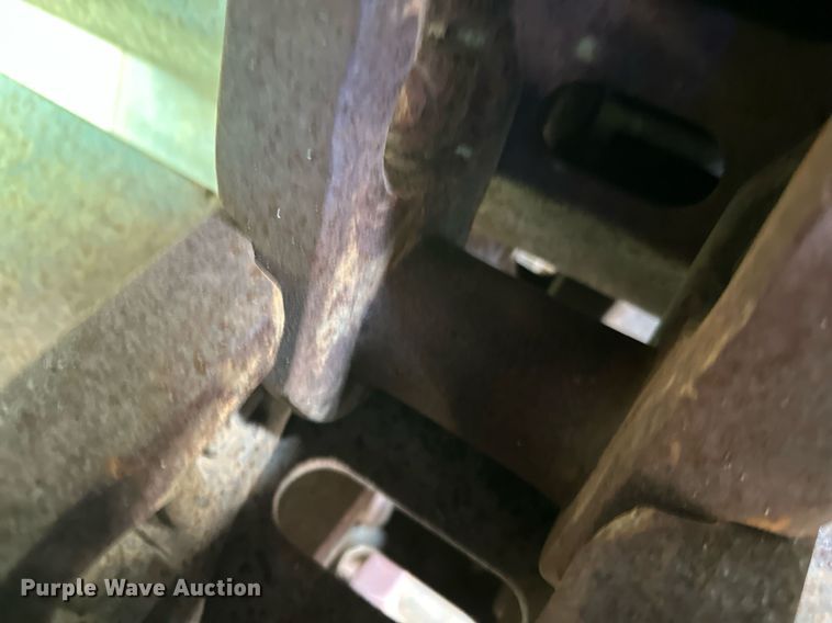 image for item DZ8995 Excavator tracks