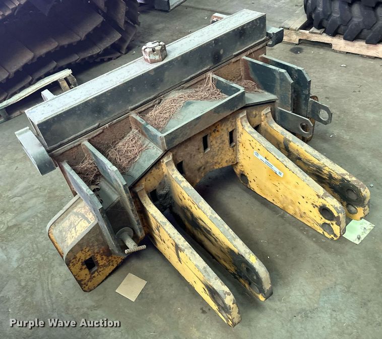 image for item DZ8996 Motor grader plow mount