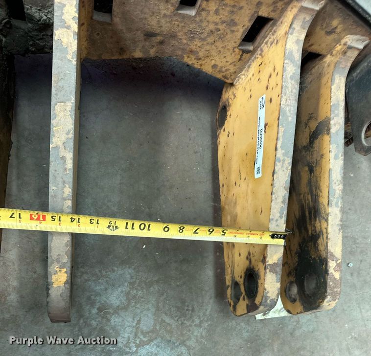 image for item DZ8996 Motor grader plow mount