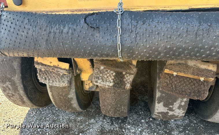 image for item DZ8998 2009 Caterpillar PS-150C pneumatic roller