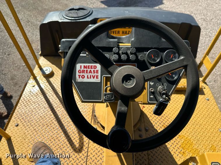 image for item DZ8998 2009 Caterpillar PS-150C pneumatic roller