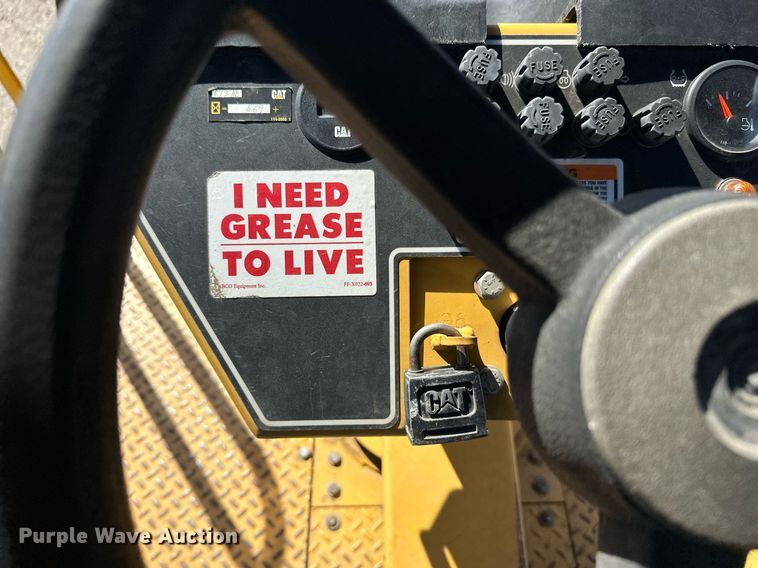 image for item DZ8998 2009 Caterpillar PS-150C pneumatic roller