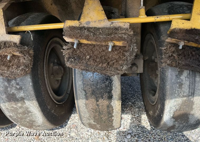 image for item DZ8998 2009 Caterpillar PS-150C pneumatic roller