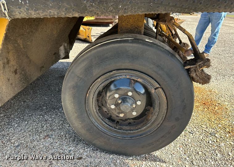 image for item DZ8998 2009 Caterpillar PS-150C pneumatic roller