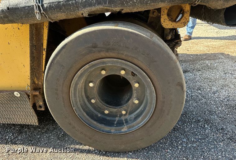 image for item DZ8998 2009 Caterpillar PS-150C pneumatic roller