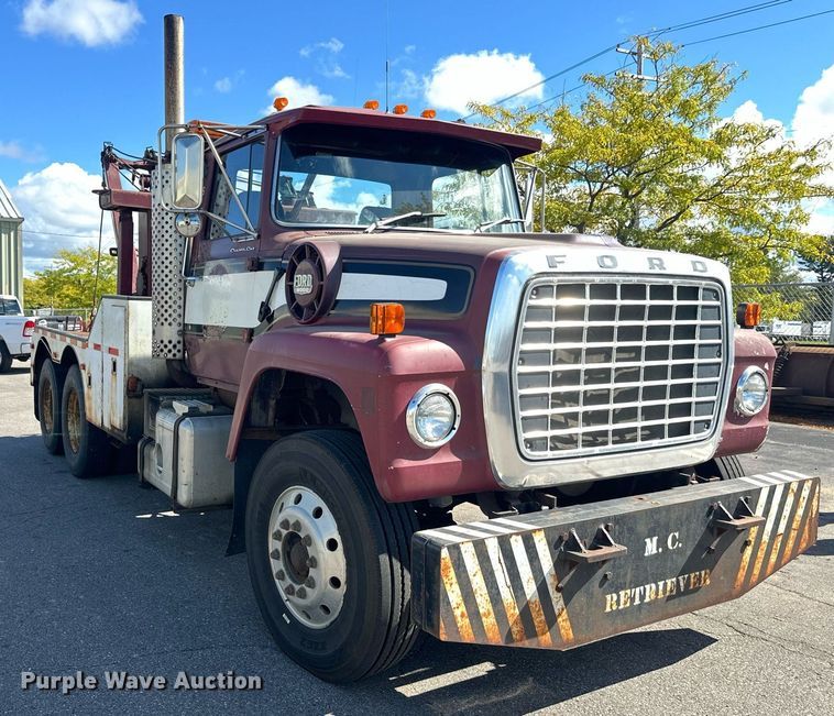 image for item DZ8999 1978 Ford 9000 tow truck