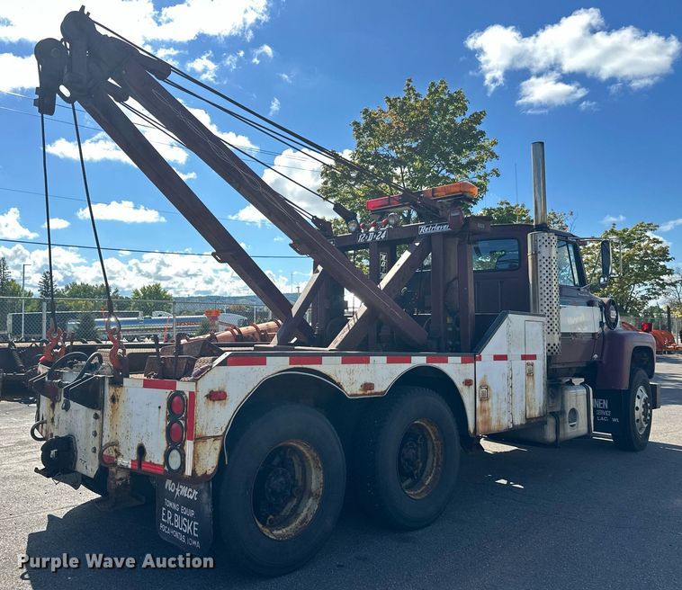 image for item DZ8999 1978 Ford 9000 tow truck