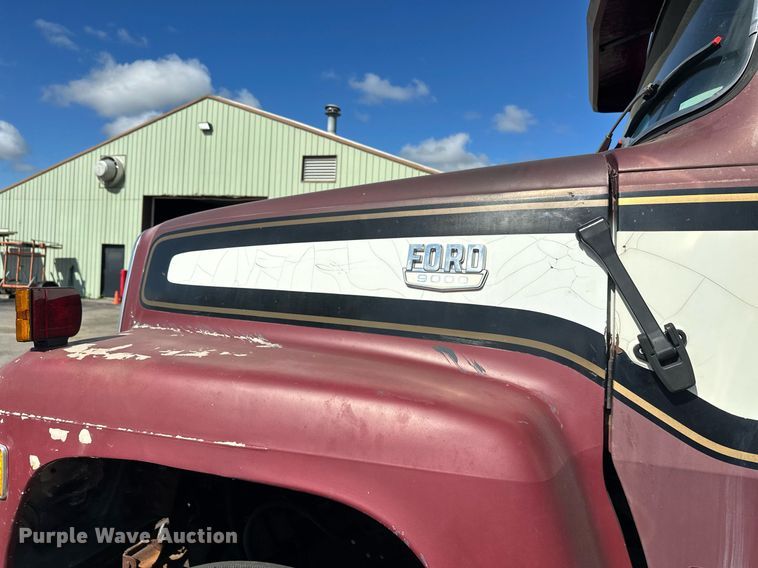 image for item DZ8999 1978 Ford 9000 tow truck