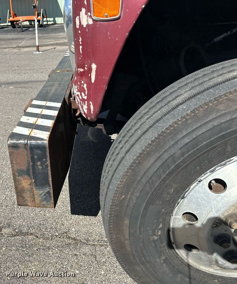 image for item DZ8999 1978 Ford 9000 tow truck