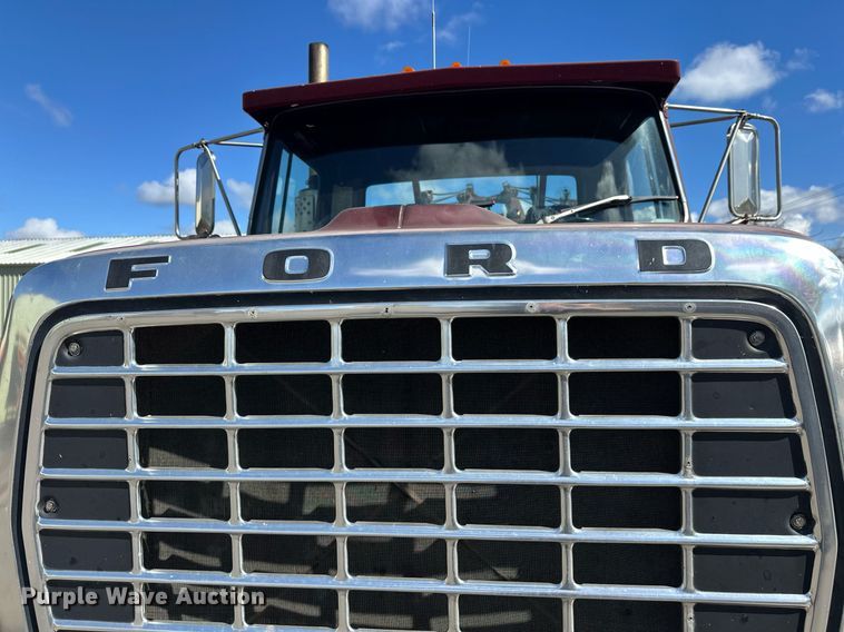 image for item DZ8999 1978 Ford 9000 tow truck