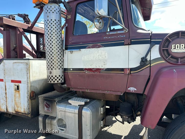 image for item DZ8999 1978 Ford 9000 tow truck