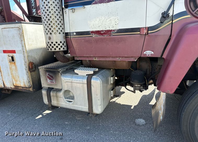 image for item DZ8999 1978 Ford 9000 tow truck