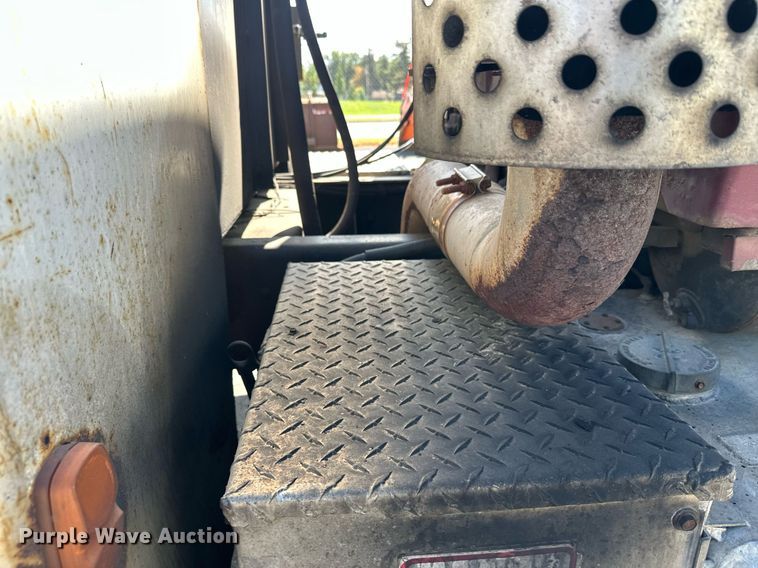 image for item DZ8999 1978 Ford 9000 tow truck