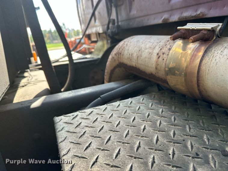 image for item DZ8999 1978 Ford 9000 tow truck