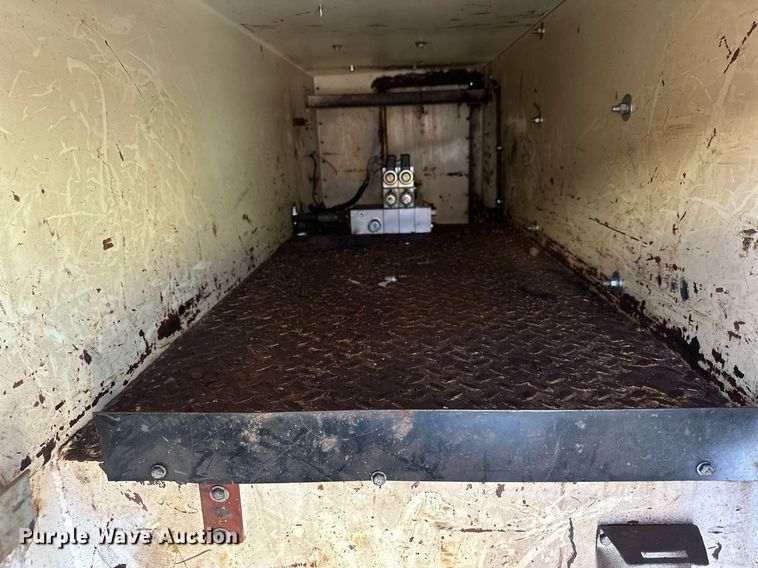 image for item DZ8999 1978 Ford 9000 tow truck