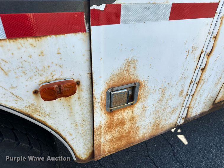 image for item DZ8999 1978 Ford 9000 tow truck