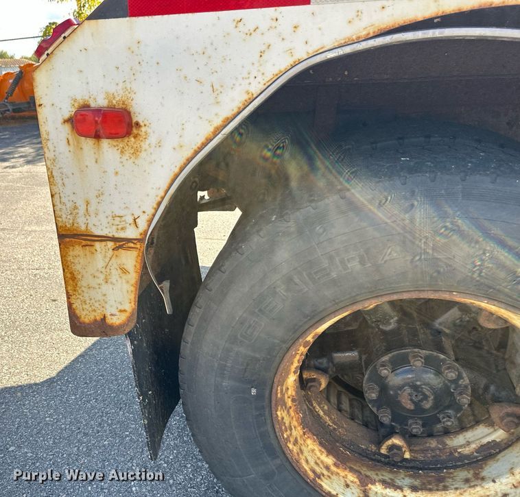 image for item DZ8999 1978 Ford 9000 tow truck