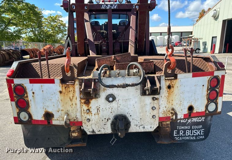 image for item DZ8999 1978 Ford 9000 tow truck