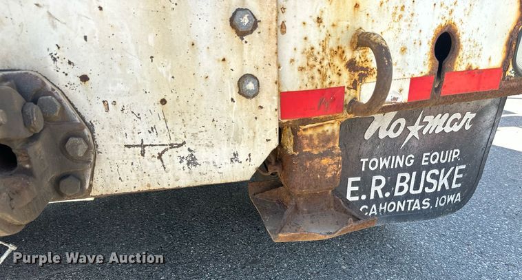 image for item DZ8999 1978 Ford 9000 tow truck