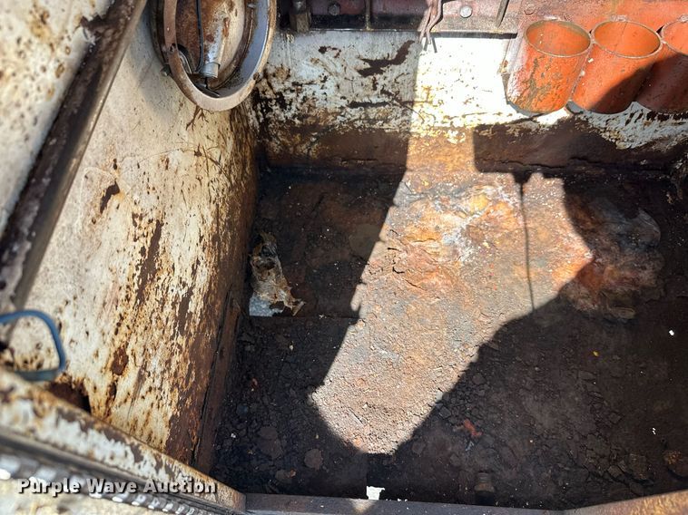 image for item DZ8999 1978 Ford 9000 tow truck