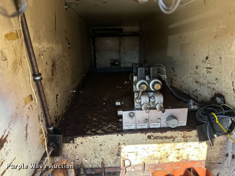 image for item DZ8999 1978 Ford 9000 tow truck