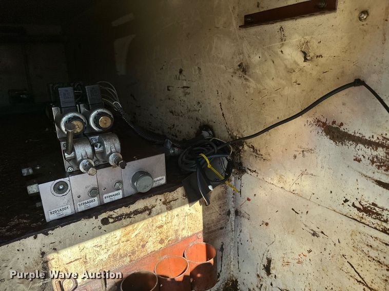 image for item DZ8999 1978 Ford 9000 tow truck