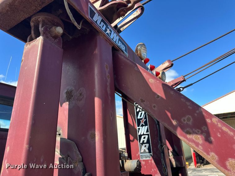 image for item DZ8999 1978 Ford 9000 tow truck