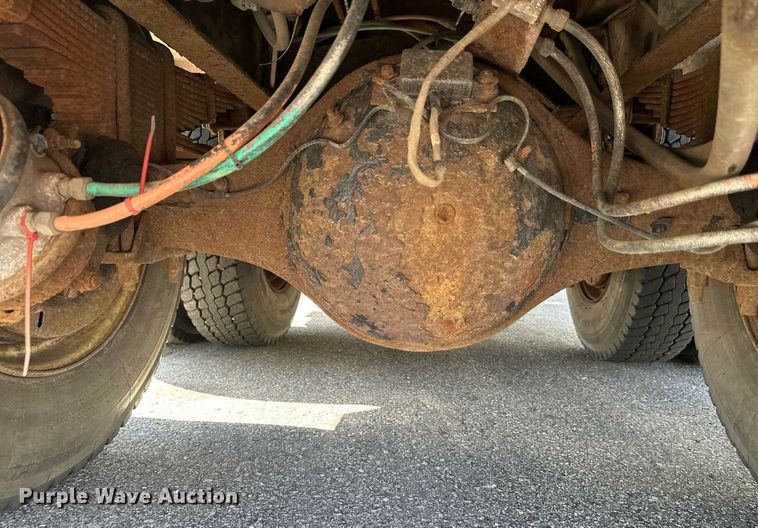 image for item DZ8999 1978 Ford 9000 tow truck