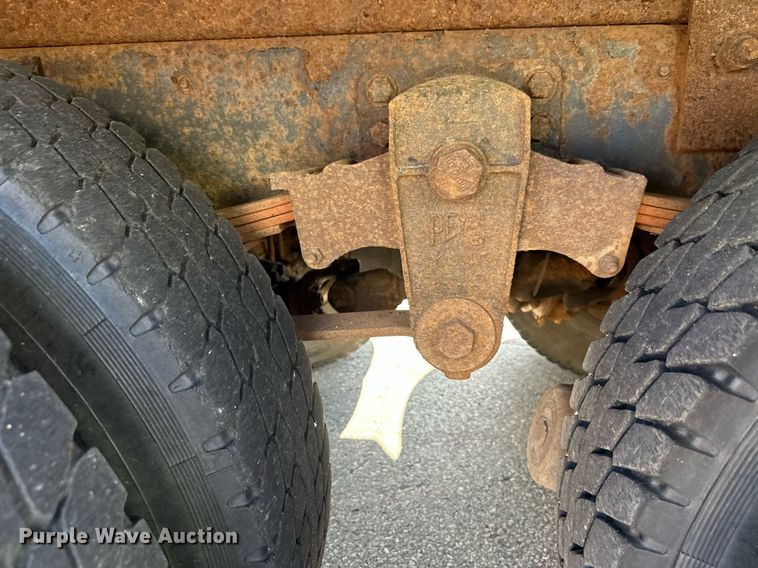 image for item DZ8999 1978 Ford 9000 tow truck