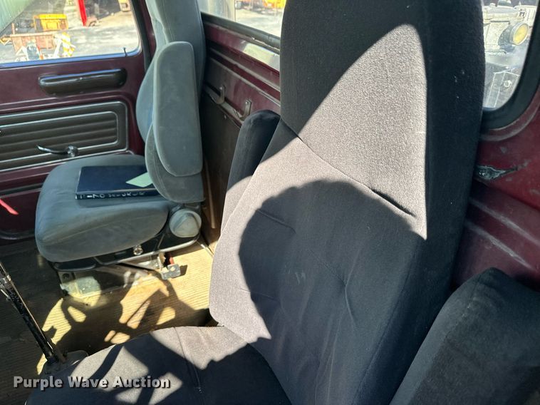 image for item DZ8999 1978 Ford 9000 tow truck