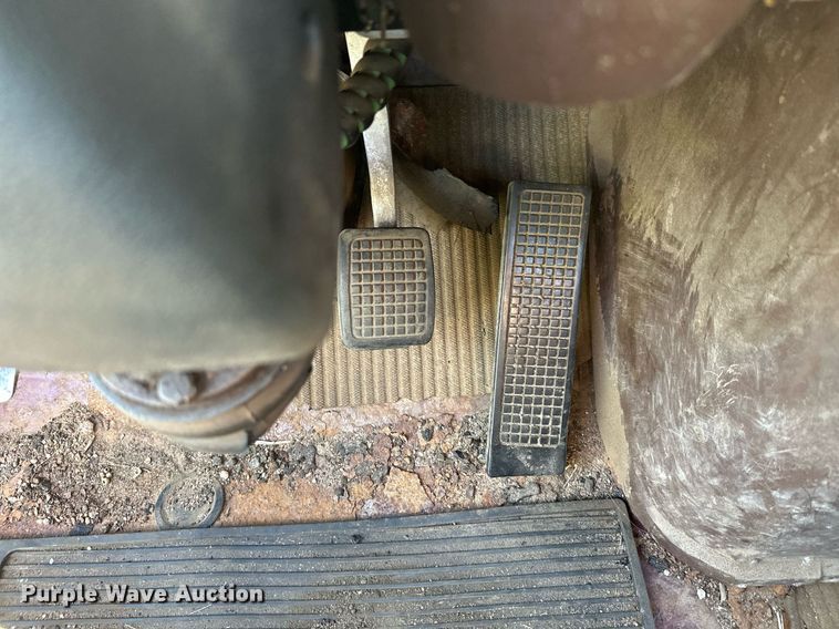 image for item DZ8999 1978 Ford 9000 tow truck