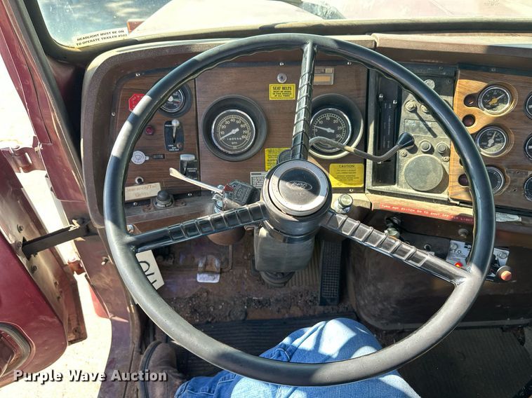 image for item DZ8999 1978 Ford 9000 tow truck