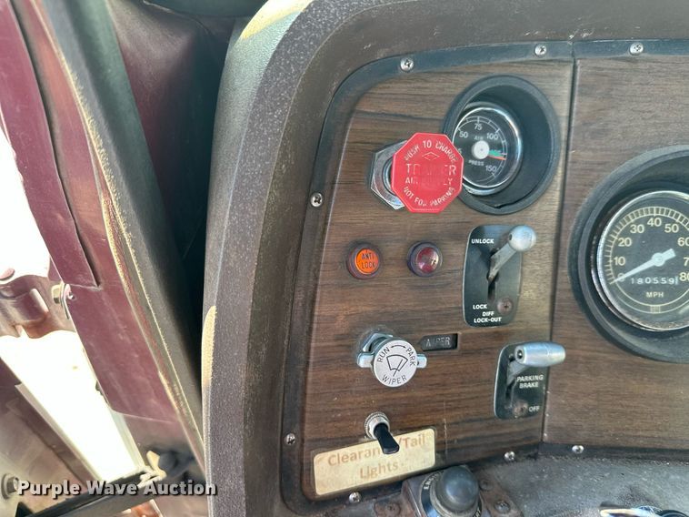 image for item DZ8999 1978 Ford 9000 tow truck