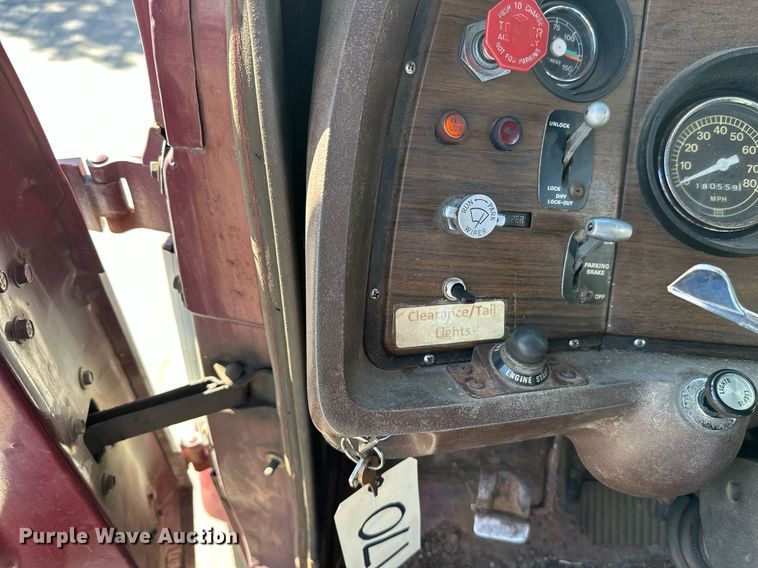 image for item DZ8999 1978 Ford 9000 tow truck