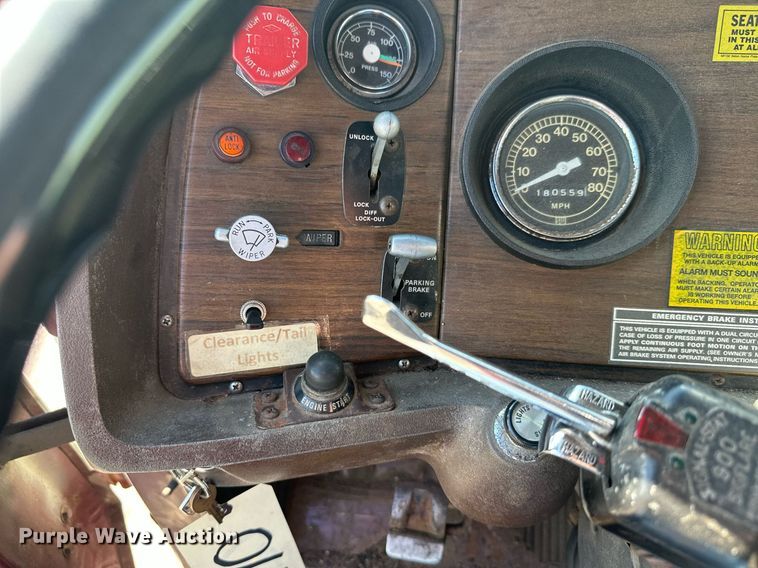 image for item DZ8999 1978 Ford 9000 tow truck