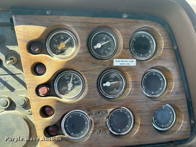 image for item DZ8999 1978 Ford 9000 tow truck