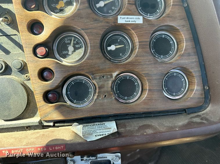 image for item DZ8999 1978 Ford 9000 tow truck