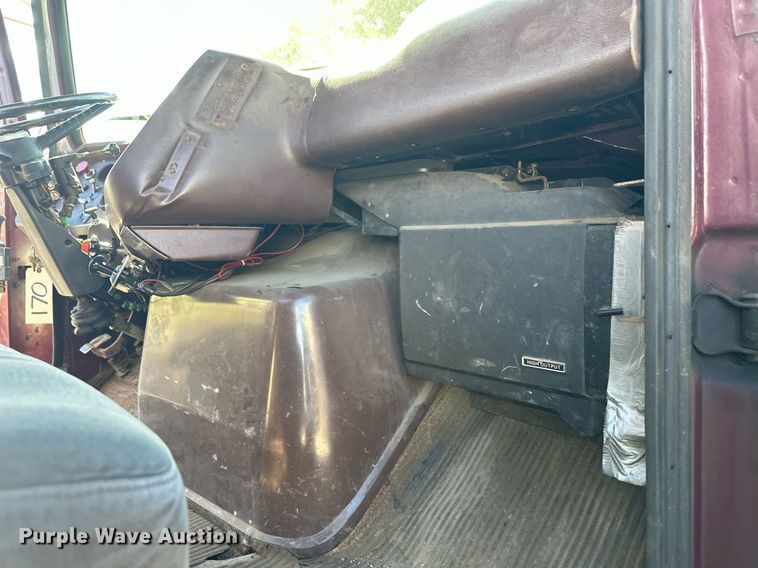 image for item DZ8999 1978 Ford 9000 tow truck