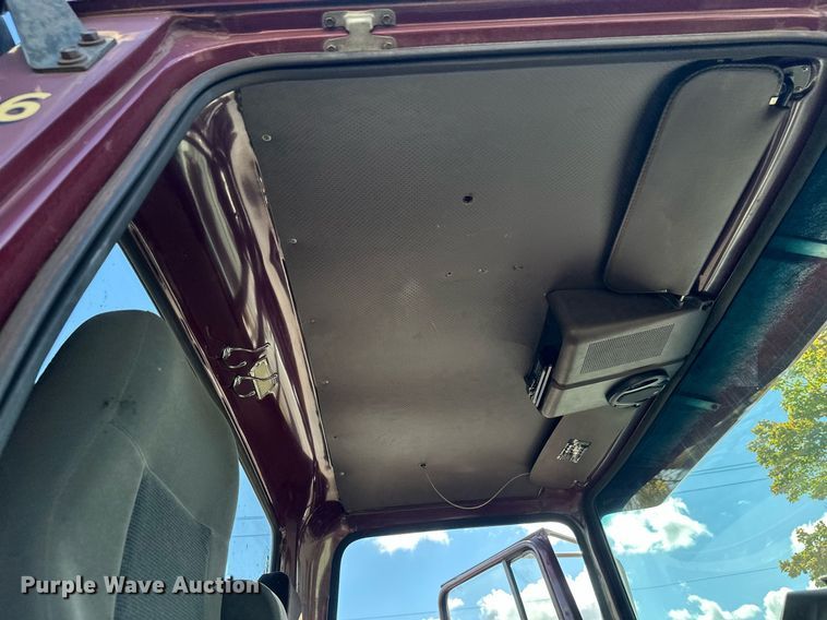 image for item DZ8999 1978 Ford 9000 tow truck