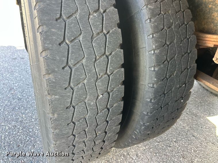 image for item DZ8999 1978 Ford 9000 tow truck