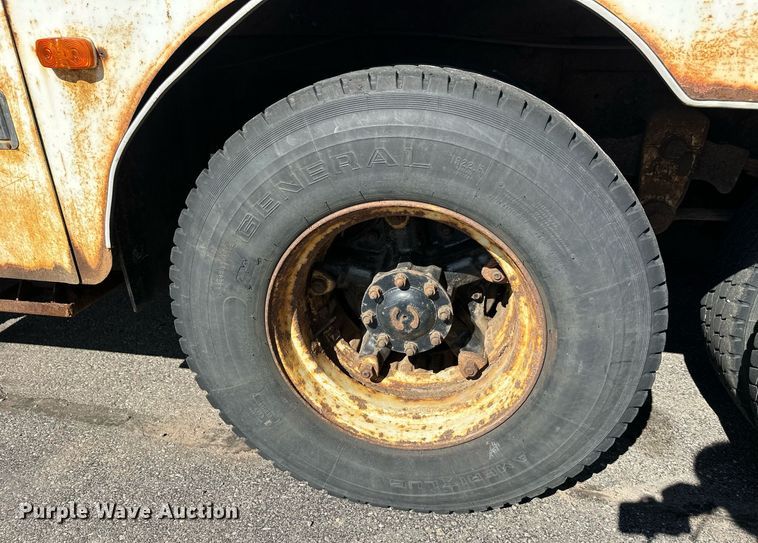 image for item DZ8999 1978 Ford 9000 tow truck