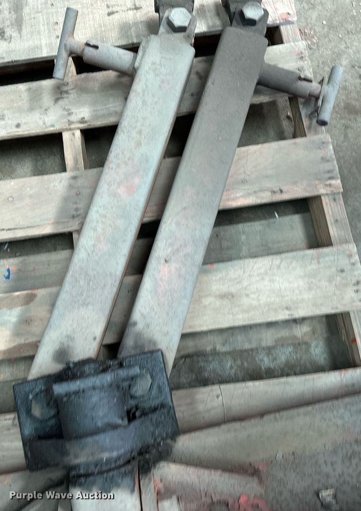 image for item DZ8999 1978 Ford 9000 tow truck