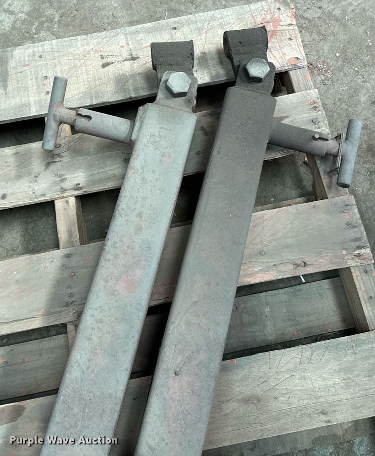 image for item DZ8999 1978 Ford 9000 tow truck